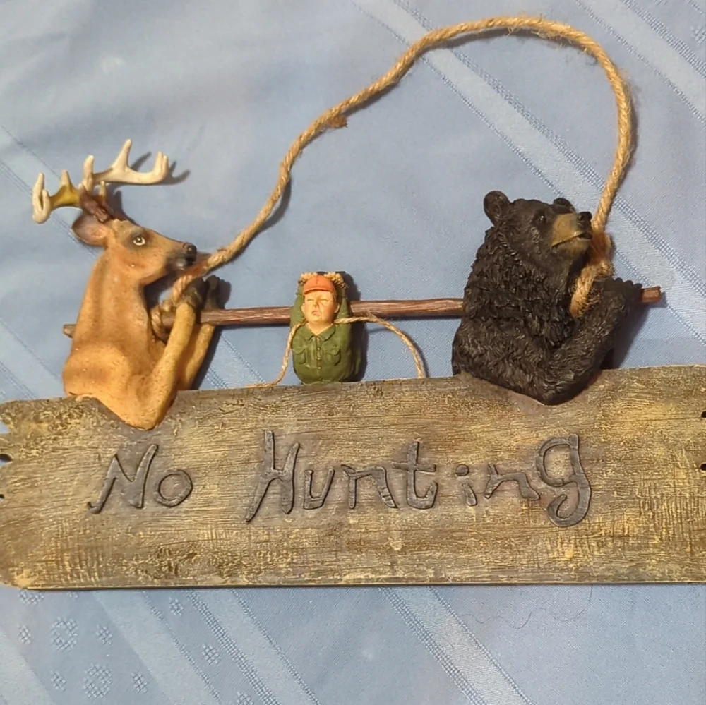 🦌Deer Hunter Humor Dimensional Hard Resin Wall  Plaque 13.6" x 10" New WithTags - Picture 2 of 10